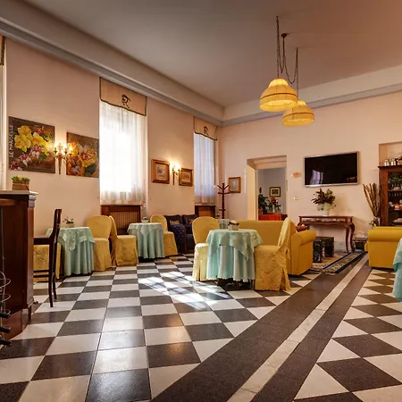 レジデンツァ ファルネーゼ 4* ローマ