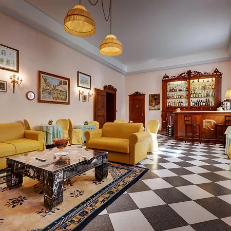 レジデンツァ ファルネーゼ 4*